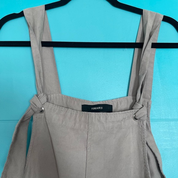 🌿EUC Women’s Forever 21 Adjustable Tie Overalls Beige Size Small Boho Style🌿 - Picture 2 of 11